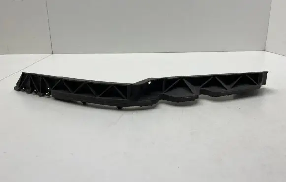 Skoda Octavia Mk2 (1Z) Front bumper mounting bracket 1Z0807183
