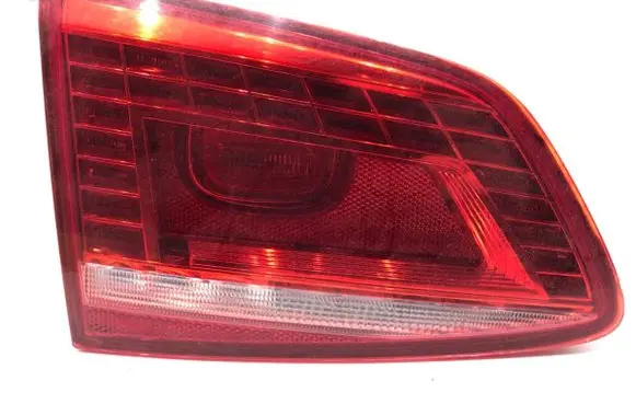 Volkswagen PASSAT B7 Rear/tail lights 