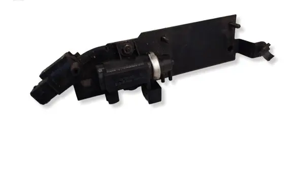 BMW 5 E39 Turbo solenoid valve 72279600 99T145 2247906