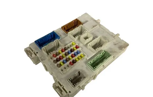 Ford Focus Fuse module 45L0000 A12572377 BV6N14A073ET