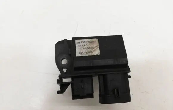 Peugeot 308 Coolant fan relay 9673999880