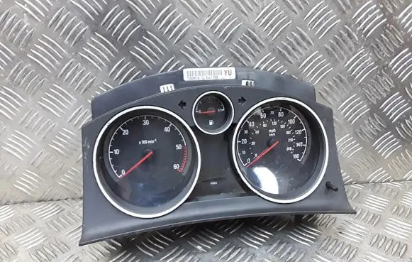 Opel Zafira B Speedometer (instrument cluster) 13309019