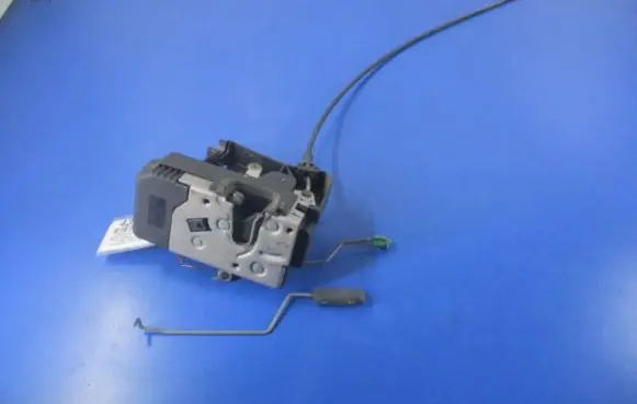 Opel Vivaro Front door lock 91166242