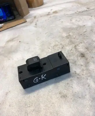 Infiniti FX Electric window control switch 3321