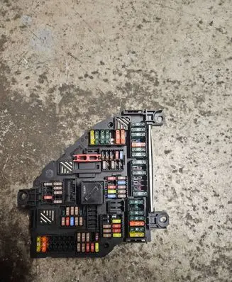 BMW 5 F10 F11 Fuse module 9234423 01196113 217033452