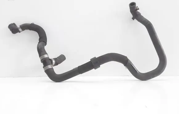 Mercedes-Benz C W204 Engine coolant pipe/hose A2045064335
