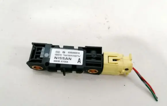 Nissan Micra Airbag deployment crash/impact sensor 0285003019