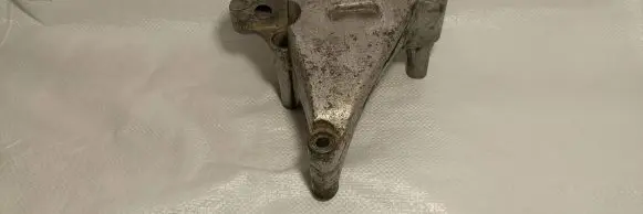 Volkswagen PASSAT B6 Engine mounting bracket 03G199207A V500K1S42