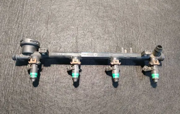 Renault Scenic II - Grand scenic II Fuel main line pipe 7700112777 7700107405