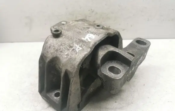Volkswagen Golf IV Engine mount bracket 1J0199262