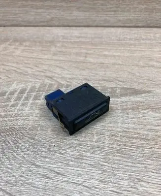 Tailgate opening switch