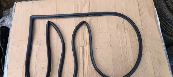 Hyundai i30 Front door rubber seal KIACEEDIII