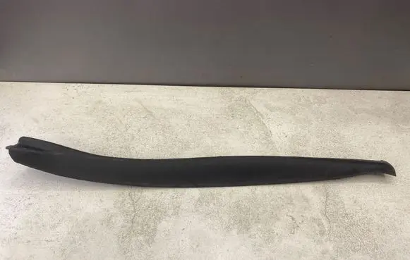Volkswagen Golf V Front door trim (molding) 1K4837381D