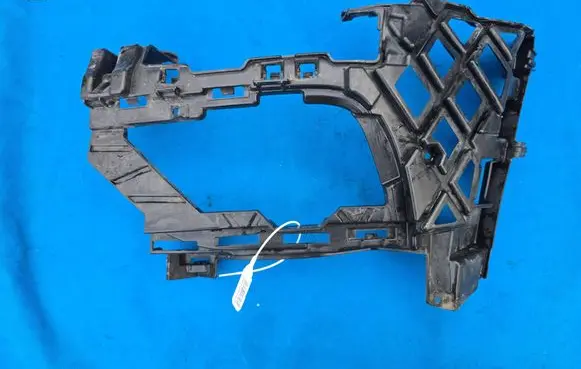 Volkswagen Tiguan Front bumper mounting bracket 5NA807723A