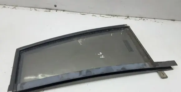 Jeep Cherokee Rear vent window glass 