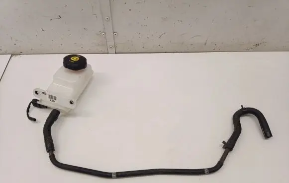 Brake fluid reservoir
