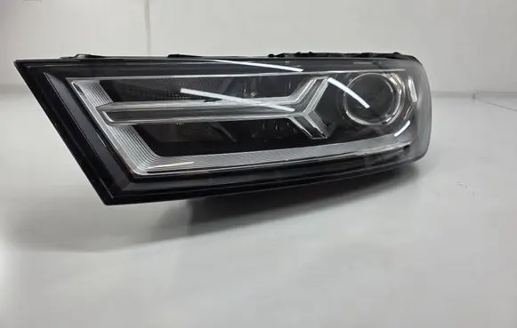 Audi Q7 4M Headlight/headlamp 4M0941005A
