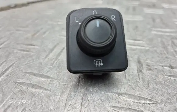 Volkswagen Touran III Wing mirror switch 3G0959565