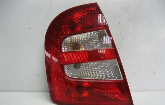 Skoda Fabia Mk1 (6Y) Rear/tail lights 6Y6945095B