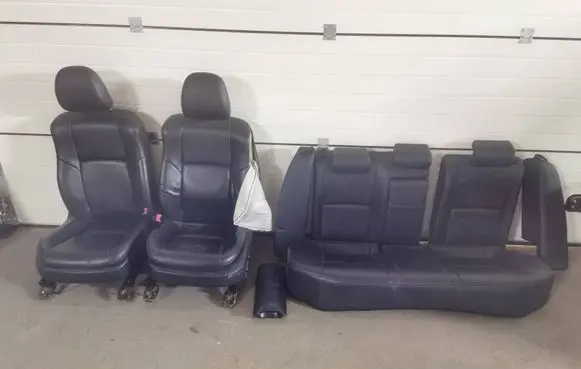 Toyota Avensis T270 Seat and door cards trim set 