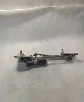 Nissan X-Trail T30 Front wiper linkage and motor 38336