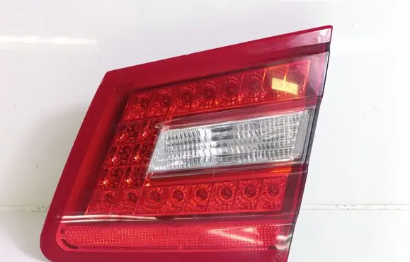 Mercedes-Benz E W212 Tailgate rear/tail lights 2128201064