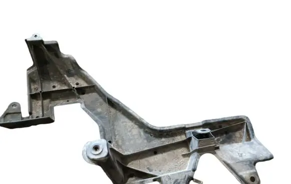 Toyota Auris 150 Rear bumper underbody cover/under tray 5762802030