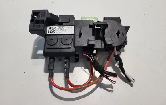 Audi A5 Fuse module