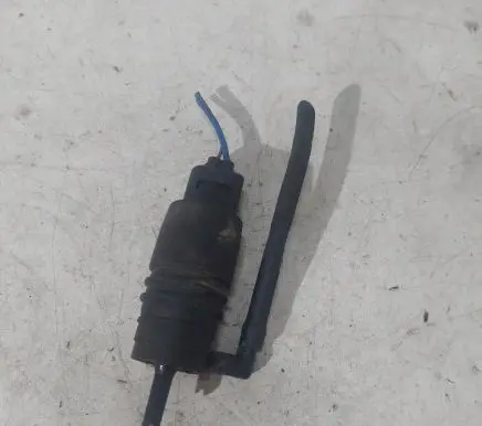 BMW 5 E39 Windscreen/windshield washer pump 23113