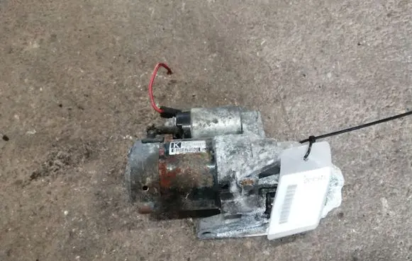 Mazda MPV Starter motor M001T96681