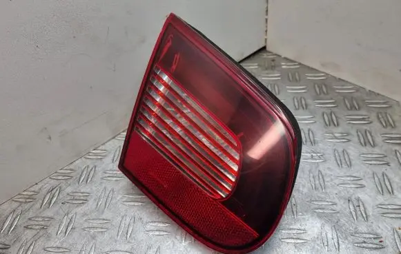 Volkswagen Eos Tailgate rear/tail lights 1Q0945093 162855 5M0945259