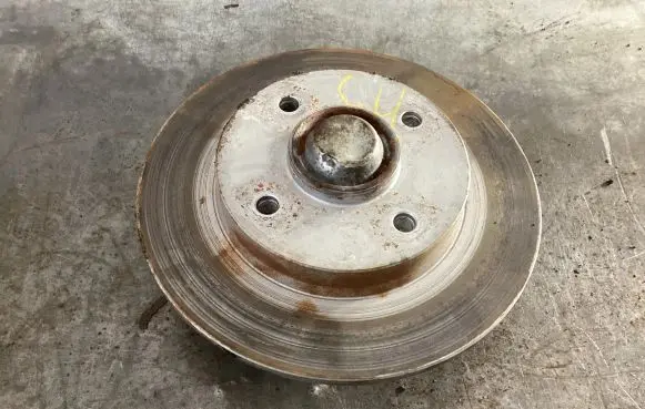 Citroen C4 I Rear wheel hub
