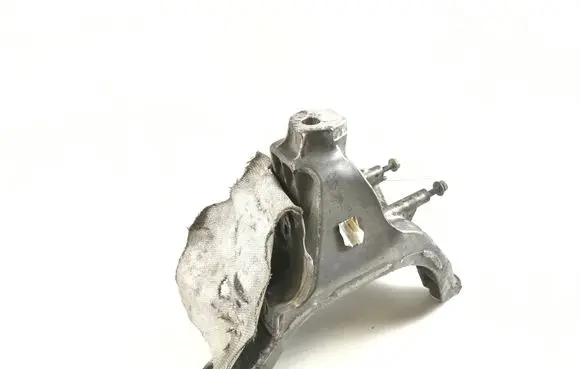 Audi A4 S4 B9 Engine mounting bracket 4M0199308BL