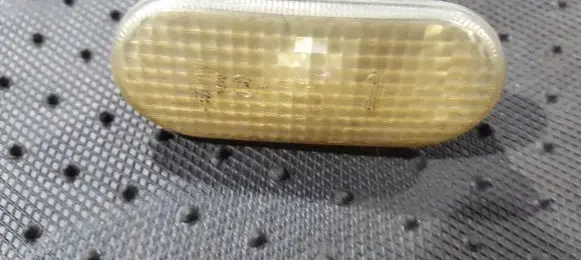 Volkswagen Golf IV Front fender indicator light 1J5949117