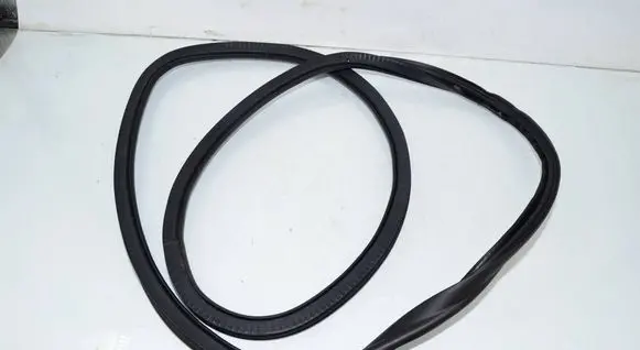 BMW 5 G30 G31 G38 Rear door rubber seal (on body) 7468733 51727468733