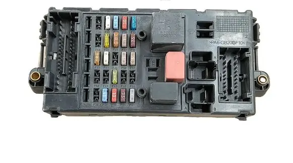Iveco Daily 4th gen Fuse module 69500771 554953020100