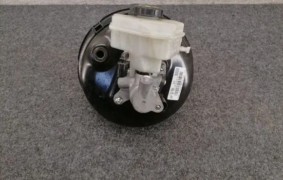 Porsche Cayenne (92A) Brake booster 7P5612101B 7P5612101