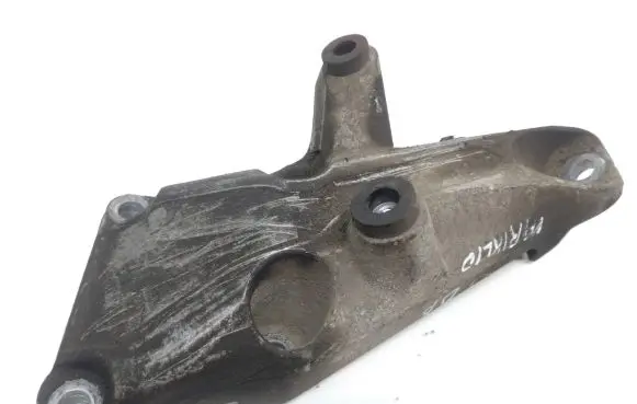 BMW 1 E81 E87 Engine mounting bracket 6776529 22116776529 24168110