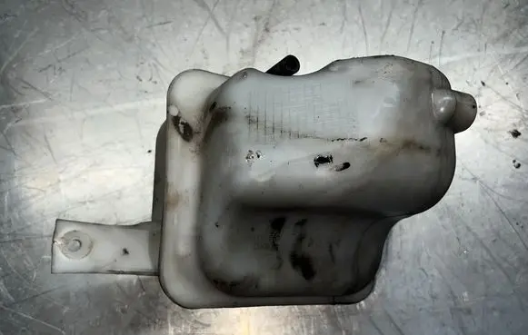 Hyundai Sonata Coolant expansion tank/reservoir 254303K700