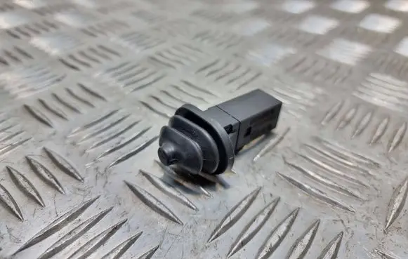 BMW 3 E46 Fuel tank opening switch 8228939