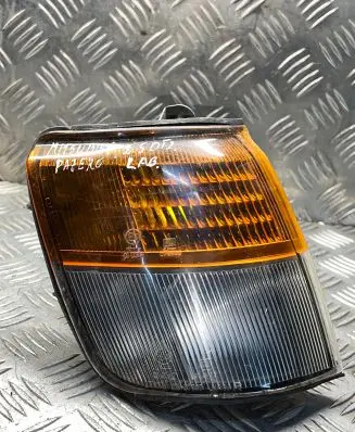 Mitsubishi Pajero Front indicator light