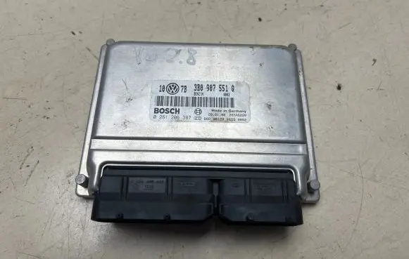 Audi A6 S6 C5 4B Engine control unit/module 3B0907551Q 26SA6220 0261206387