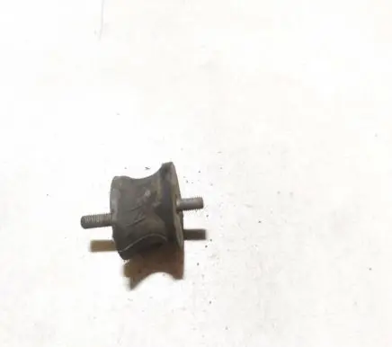 BMW 5 E39 Engine mount bracket 1094916