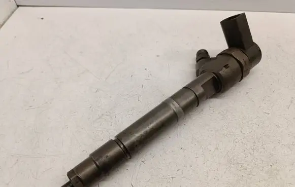 Fuel injector