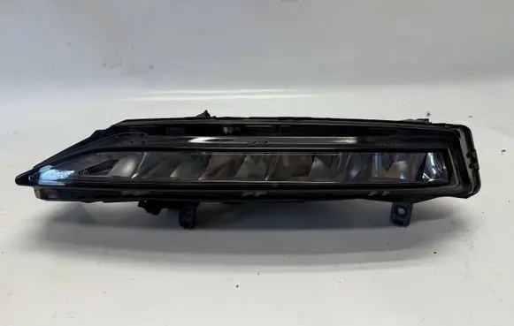 Skoda Superb B8 (3V) Front fog light 3V0941699B