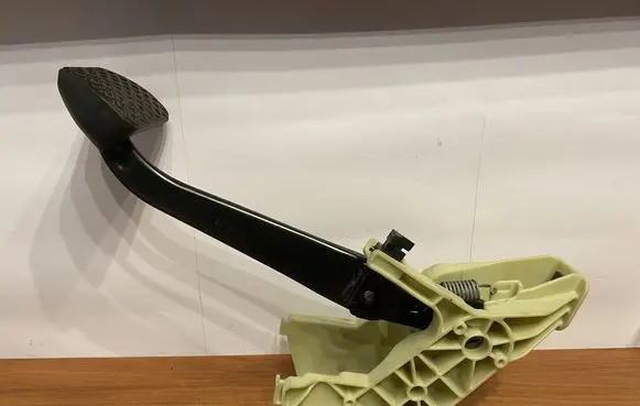 BMW X6 E71 Brake pedal B352 6791901
