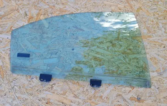 Chrysler 300M Rear door window glass 43R000711