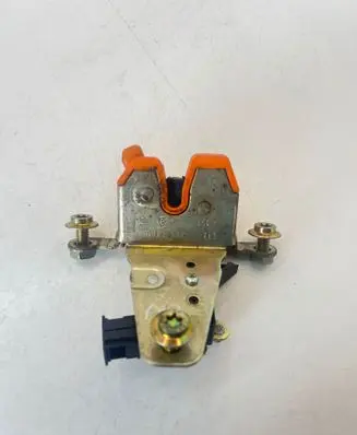 Skoda Octavia Mk1 (1U) Tailgate/trunk/boot lock/catch/latch 1U9827501B
