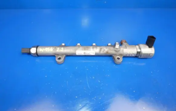Mercedes-Benz GLA W156 X156 Fuel main line pipe A6510700700 15112305392 R9144Z240A