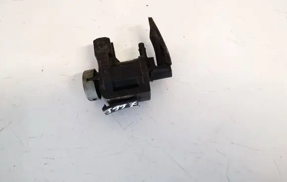 Audi A4 S4 B6 8E 8H Turbo solenoid valve 1j0906283a